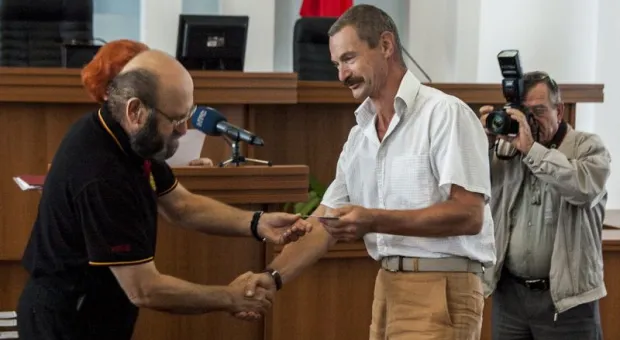 После получения мандатов депутаты Заксобрания Севастополя учились "жать на кнопки"