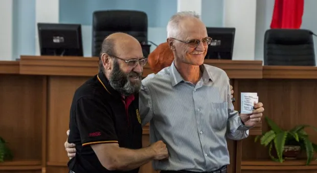 После получения мандатов депутаты Заксобрания Севастополя учились "жать на кнопки"