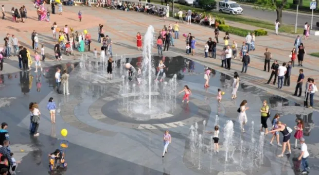 Сенявинский сквер и танцплощадка «Ивушка». Столкновение проектов. Опрос севастопольцев