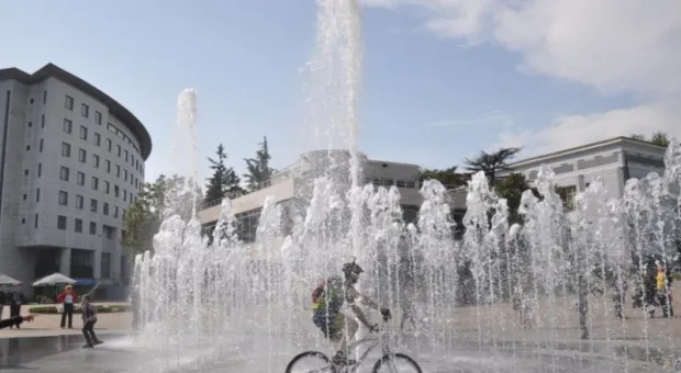 Сенявинский сквер и танцплощадка «Ивушка». Столкновение проектов. Опрос севастопольцев