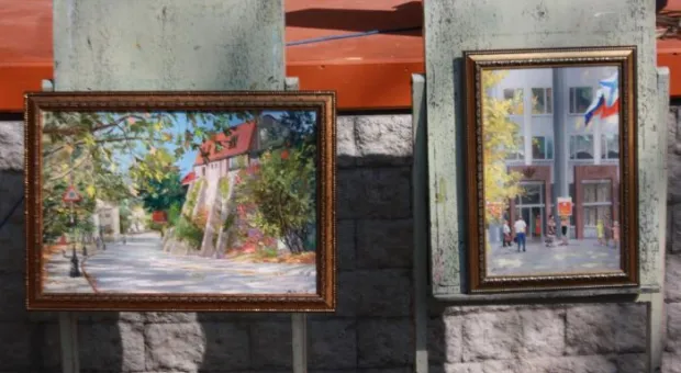 В Севастополе презентовали серию картин о городе-герое московского художника Валерия Беленикина В Севастополе презентовали серию картин о городе-герое московского художника Валерия Беленикина