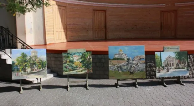 В Севастополе презентовали серию картин о городе-герое московского художника Валерия Беленикина В Севастополе презентовали серию картин о городе-герое московского художника Валерия Беленикина