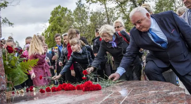 На Малаховом кургане состоялся митинг-реквием, посвящённый началу 1-й обороны Севастополя