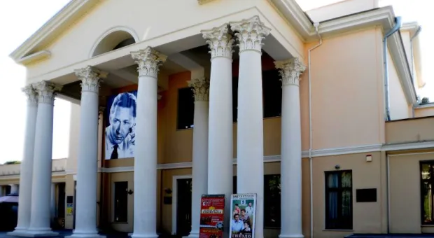 Театр им. Б. Лавренева на фестивале в Ялте показал "Игроков" Театр им. Б. Лавренева на фестивале в Ялте показал "Игроков"