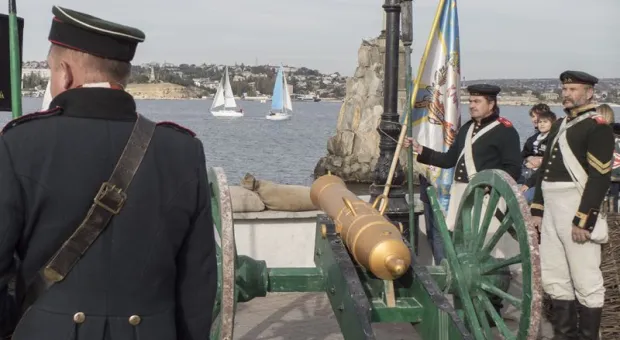 "Севастопольский вальс" над бухтой. В рамках II крымского туристического форума в центре города прошли торжественные мероприятия