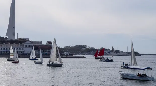 "Севастопольский вальс" над бухтой. В рамках II крымского туристического форума в центре города прошли торжественные мероприятия