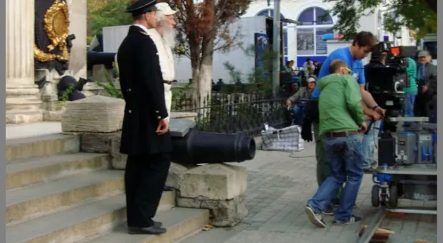 Легендарный режиссер снял эпизод в музее ЧФ к своему фильму «Не вечерняя» Легендарный режиссер снял эпизод в музее ЧФ к своему фильму «Не вечерняя»