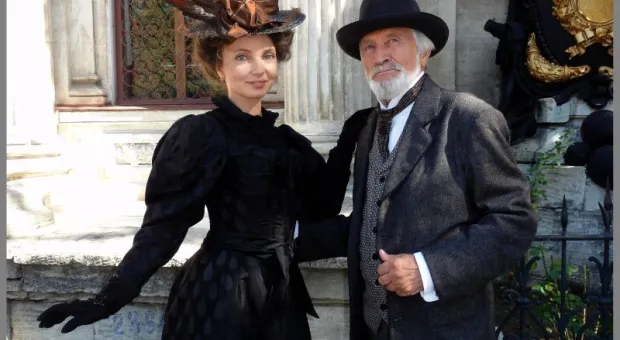 Легендарный режиссер снял эпизод в музее ЧФ к своему фильму «Не вечерняя» Легендарный режиссер снял эпизод в музее ЧФ к своему фильму «Не вечерняя»