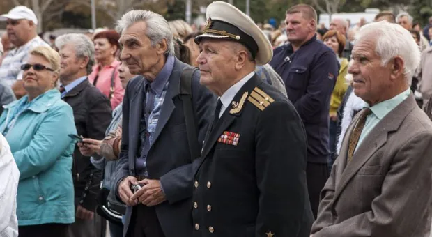 «Прекрасная музыка, прекрасные слова. Сколько лет слушаю, и всё мурашки…» Город отметил 60-летие своего гимна – песни «Легендарный Севастополь» «Прекрасная музыка, прекрасные слова. Сколько лет слушаю, и всё мурашки…» Город отметил 60-летие своего гимна – песни «Легендарный Севастополь»