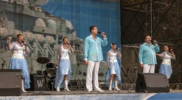 «Прекрасная музыка, прекрасные слова. Сколько лет слушаю, и всё мурашки…» Город отметил 60-летие своего гимна – песни «Легендарный Севастополь» «Прекрасная музыка, прекрасные слова. Сколько лет слушаю, и всё мурашки…» Город отметил 60-летие своего гимна – песни «Легендарный Севастополь»