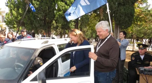 Автомобиль в награду за добросовестную службу Автомобиль в награду за добросовестную службу