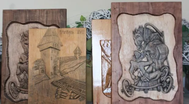 В Севастополе открылась уникальная выставка тверского мастера Виталия Васильева «Тени наших далеких предков» В Севастополе открылась уникальная выставка тверского мастера Виталия Васильева «Тени наших далеких предков»