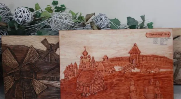 В Севастополе открылась уникальная выставка тверского мастера Виталия Васильева «Тени наших далеких предков» В Севастополе открылась уникальная выставка тверского мастера Виталия Васильева «Тени наших далеких предков»