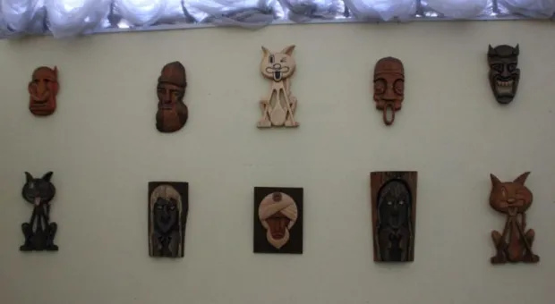 В Севастополе открылась уникальная выставка тверского мастера Виталия Васильева «Тени наших далеких предков» В Севастополе открылась уникальная выставка тверского мастера Виталия Васильева «Тени наших далеких предков»