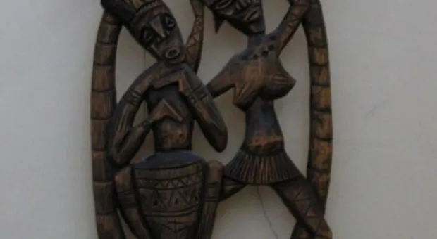 В Севастополе открылась уникальная выставка тверского мастера Виталия Васильева «Тени наших далеких предков» В Севастополе открылась уникальная выставка тверского мастера Виталия Васильева «Тени наших далеких предков»