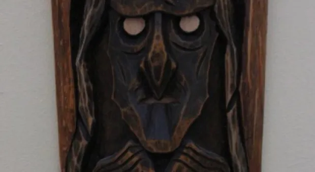 В Севастополе открылась уникальная выставка тверского мастера Виталия Васильева «Тени наших далеких предков» В Севастополе открылась уникальная выставка тверского мастера Виталия Васильева «Тени наших далеких предков»