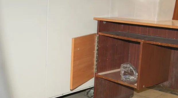 Четвероногие сотрудники Севастопольской таможни помогают искать наркотики в багаже и грузах Четвероногие сотрудники Севастопольской таможни помогают искать наркотики в багаже и грузах