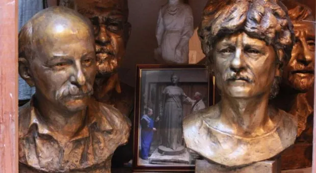 «Он пишет каменную летопись Севастополя»: в день 79-летия вспоминаем народного художника Украины и почетного гражданина Севастополя Станислава Чижа «Он пишет каменную летопись Севастополя»: в день 79-летия вспоминаем народного художника Украины и почетного гражданина Севастополя Станислава Чижа