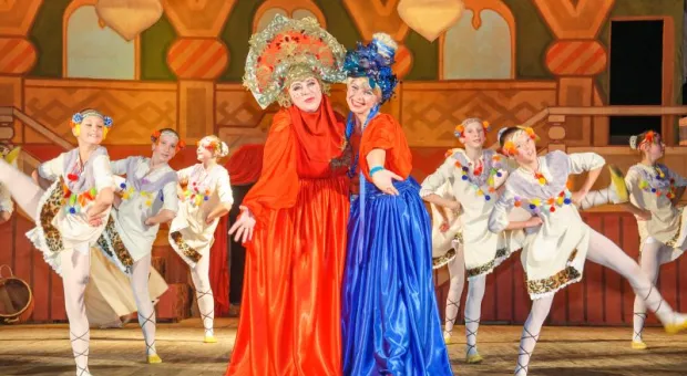 Более тысячи севастопольских мальчишек и девчонок увидели "Аленький цветочек" Более тысячи севастопольских мальчишек и девчонок увидели "Аленький цветочек"