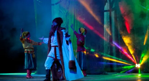 Более тысячи севастопольских мальчишек и девчонок увидели "Аленький цветочек" Более тысячи севастопольских мальчишек и девчонок увидели "Аленький цветочек"