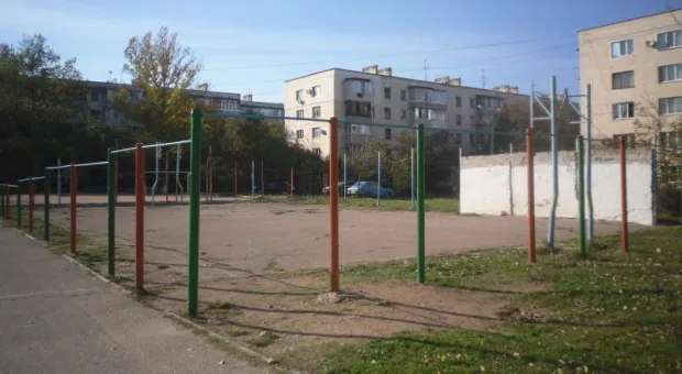 Детские спортивные площадки в Севастополе изношены на 90%. Чья забота?