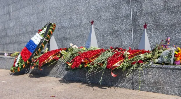 47 защитников Севастополя упокоились у стен Пантеона «35 береговой батареи» и только одно имя известно
