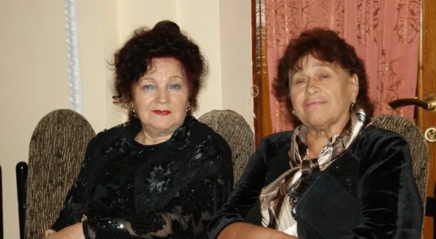 Акция «Подари ветерану праздник» собрала около 200 билетов. Благодаря горожанам ветераны посмотрели спектакль «Небесный тихоход» бесплатно Акция «Подари ветерану праздник» собрала около 200 билетов. Благодаря горожанам ветераны посмотрели спектакль «Небесный тихоход» бесплатно