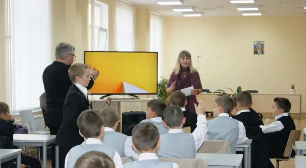 10 тысяч кадров и пудра для пластилиновых человечков. В гостях у воспитанников Севастопольского президентского кадетского училища побывали мультипликаторы из Москвы 10 тысяч кадров и пудра для пластилиновых человечков. В гостях у воспитанников Севастопольского президентского кадетского училища побывали мультипликаторы из Москвы