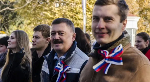 Севастопольцы отметили День народного единства многотысячным шествием