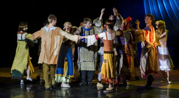 От Смутного времени до российского флага над Севастополем. Город отметил День народного единства праздничным концертом От Смутного времени до российского флага над Севастополем. Город отметил День народного единства праздничным концертом