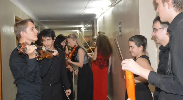 Концерт Юрия Башмета и Всероссийского юношеского симфонического оркестра прошел в Севастополе Концерт Юрия Башмета и Всероссийского юношеского симфонического оркестра прошел в Севастополе