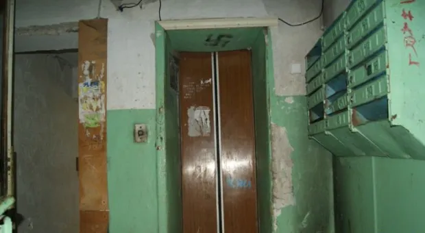 В доме №5 по ул. Б. Михайлова уже месяц не работает лифт. Коммунальные службы убеждают, что вопрос на контроле В доме №5 по ул. Б. Михайлова уже месяц не работает лифт. Коммунальные службы убеждают, что вопрос на контроле