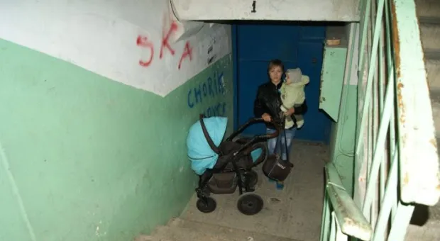 В доме №5 по ул. Б. Михайлова уже месяц не работает лифт. Коммунальные службы убеждают, что вопрос на контроле В доме №5 по ул. Б. Михайлова уже месяц не работает лифт. Коммунальные службы убеждают, что вопрос на контроле