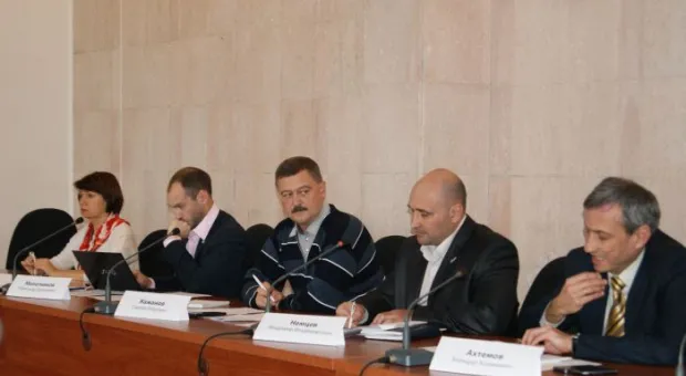 "Малому бизнесу придётся нелегко". В Севастополе обсуждают законопроект о свободной экономической зоне "Малому бизнесу придётся нелегко". В Севастополе обсуждают законопроект о свободной экономической зоне