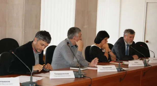 "Малому бизнесу придётся нелегко". В Севастополе обсуждают законопроект о свободной экономической зоне "Малому бизнесу придётся нелегко". В Севастополе обсуждают законопроект о свободной экономической зоне