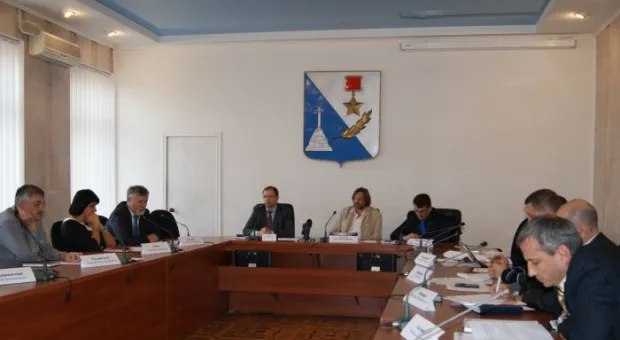 "Малому бизнесу придётся нелегко". В Севастополе обсуждают законопроект о свободной экономической зоне "Малому бизнесу придётся нелегко". В Севастополе обсуждают законопроект о свободной экономической зоне