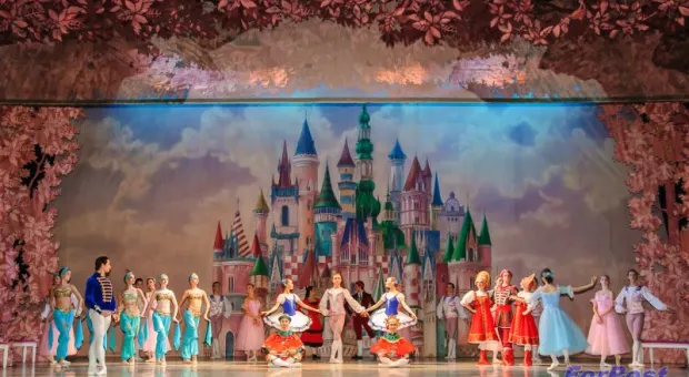 В Севастополе своего "Щелкунчика" представил Санкт-Петербургский государственный академический театр балета В Севастополе своего "Щелкунчика" представил Санкт-Петербургский государственный академический театр балета