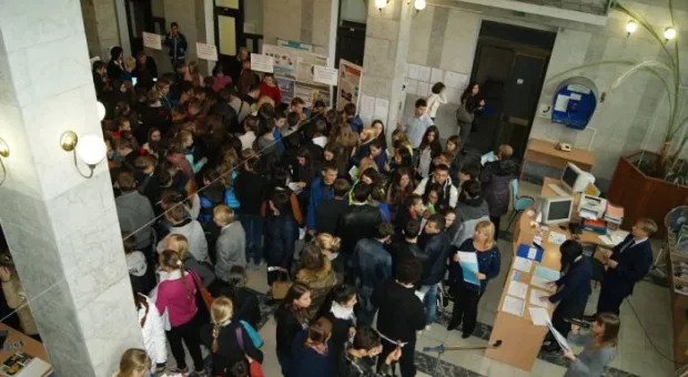 Школьник и профессия. В Севастополе состоялась Ярмарка учебных заведений и услуг службы занятости Школьник и профессия. В Севастополе состоялась Ярмарка учебных заведений и услуг службы занятости