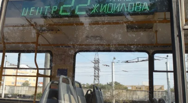 «Мамочки, что это?!» Губернатор Севастополя приехал на улицу Жидилова на троллейбусе