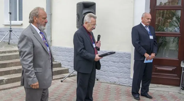 В Севастополе противостояние экономическому кризису началось с салона «Новое время»