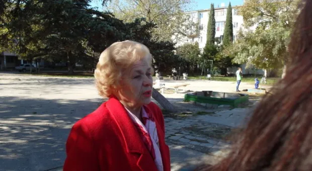 «Лавочки – это хорошо, но долго ли они простоят?» Сквер имени Блюхера в Севастополе понемногу приводят в порядок