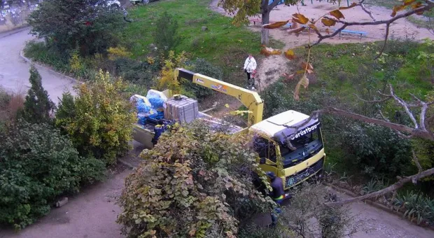 Многоэтажки Севастополя дождались новых лифтов