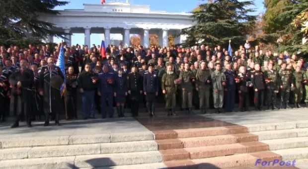 В Севастополе прошли траурные мероприятия в память Русского исхода