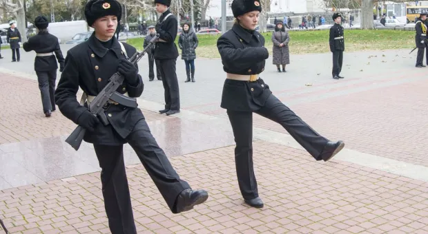 «Нет больше той любви…» В Севастополе отметили день памяти Неизвестного солдата