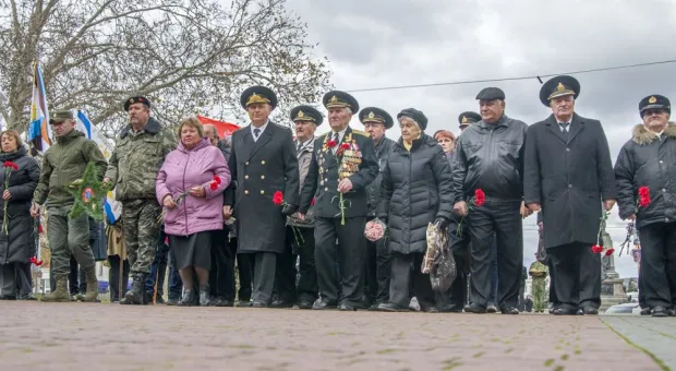 «Нет больше той любви…» В Севастополе отметили день памяти Неизвестного солдата