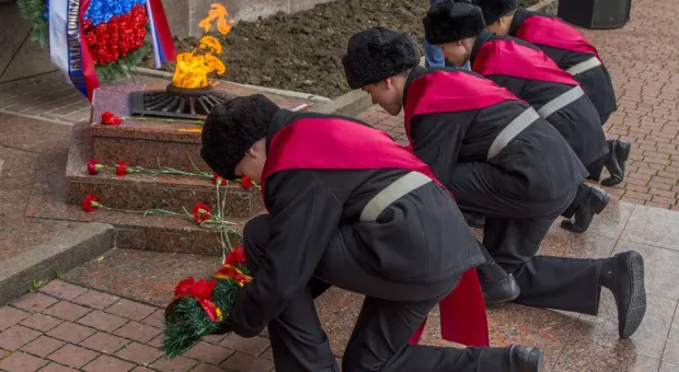 «Нет больше той любви…» В Севастополе отметили день памяти Неизвестного солдата