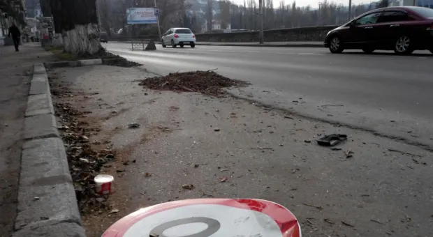 Люки вокруг автовокзала в Севастополе, наконец, отремонтировали