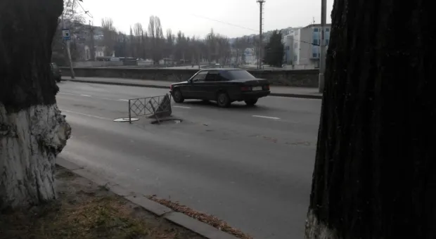 Люки вокруг автовокзала в Севастополе, наконец, отремонтировали