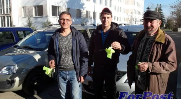 Поликлиникам Севастополя вручили новые Лады Ларгус