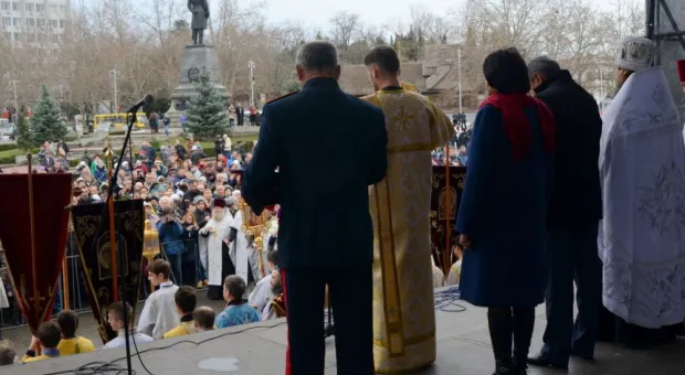 Неземное торжество и колядки с губернатором: в Севастополе отметили Рождество